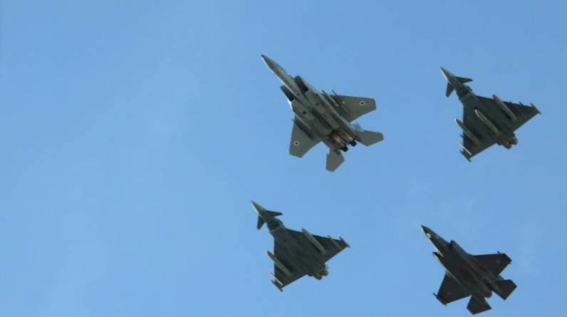 غانتس: إسرائيل تنشئ تحالفا للدفاع الجوي في الشرق الأوسط ضد إيران